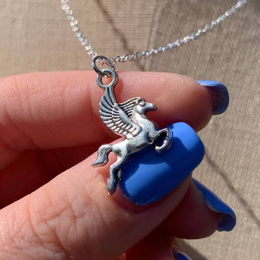 NWT Sterling Silver Plated Chain & Pegasus Horse Alloy Metal Charm Necklace - Picture 5 of 13